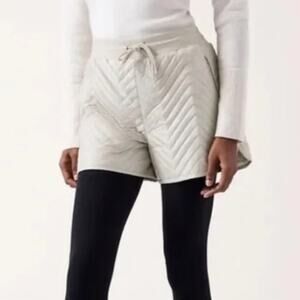 NWT Athleta Apres Ski tan beige cream quilted shorts, 16